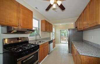 1943 W Warner Ave, Unit 2 in Chicago, IL - Foto de edificio - Building Photo