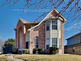 7992 Roundtable Rd in Frisco, TX - Building Photo
