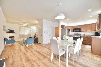 380 Market Pl in Benton Harbor, MI - Building Photo - Building Photo