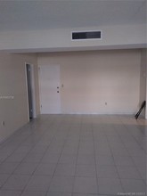 1880 S Treasure Dr in North Bay Village, FL - Building Photo - Building Photo