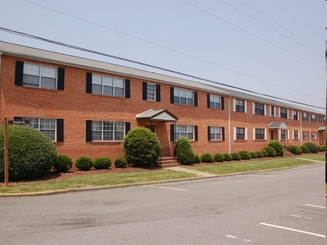 Nottingham Green Apartments in Richmond, VA - Foto de edificio - Building Photo