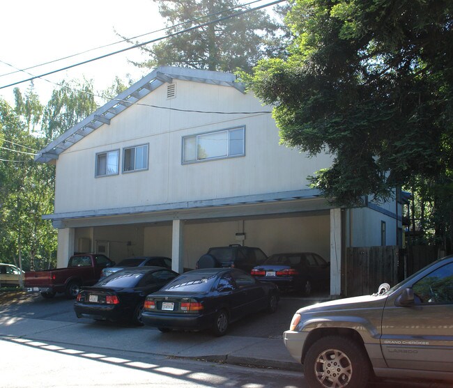 929 Dewing Ave in Lafayette, CA - Foto de edificio - Building Photo