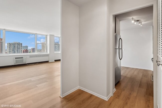 4250 N Marine Dr in Chicago, IL - Building Photo - Building Photo