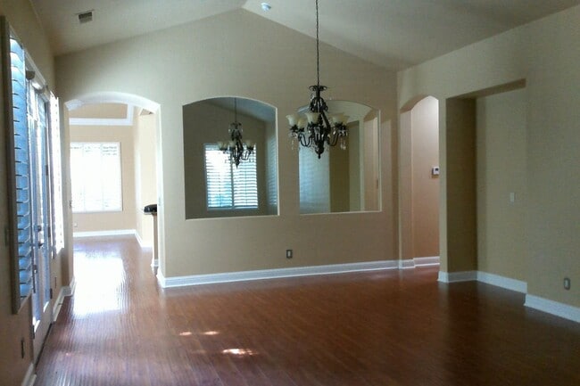 36 W Prescott Ave in Clovis, CA - Building Photo - Building Photo