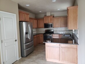 741 Rossmore St in Eugene, OR - Building Photo - Building Photo