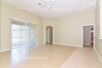 6938 Gray Catbird Loop in Wesley Chapel, FL - Building Photo - Building Photo