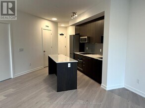 2501-2501 Saw Whet Blvd. in Oakville, ON - Building Photo - Building Photo
