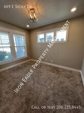 669 E Sicily Dr in Meridian, ID - Building Photo - Building Photo