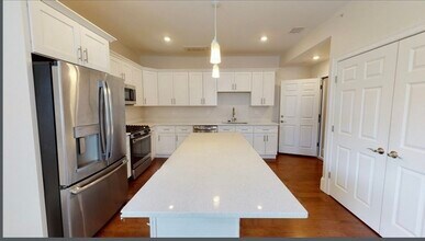 37 Walnut Pl in Newton, MA - Building Photo - Building Photo