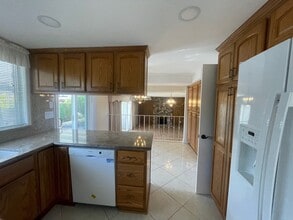 7792 Citadel Cir in Westminster, CA - Foto de edificio - Building Photo