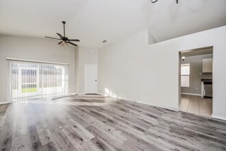 1105 Whitewood Way in Clermont, FL - Building Photo - Building Photo