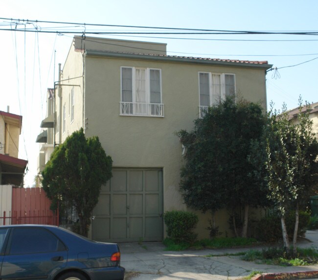 4322-4326 Willow Brook Ave in Los Angeles, CA - Building Photo - Building Photo