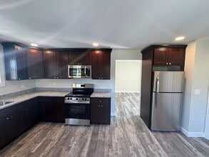 267 Hebron Ave in Glastonbury, CT - Building Photo - Building Photo