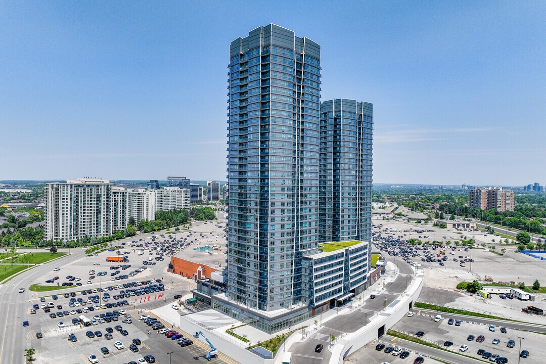 Promenade Park Towers in Vaughan, ON - Building Photo