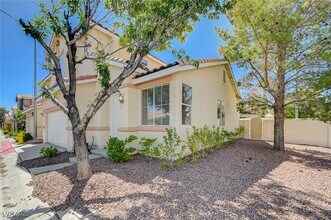877 Veranda View Ave in Las Vegas, NV - Foto de edificio - Building Photo
