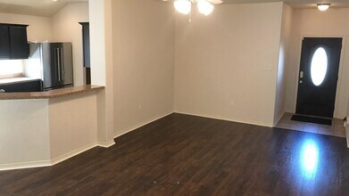 4406 Davenport St in Houston, TX - Building Photo - Building Photo
