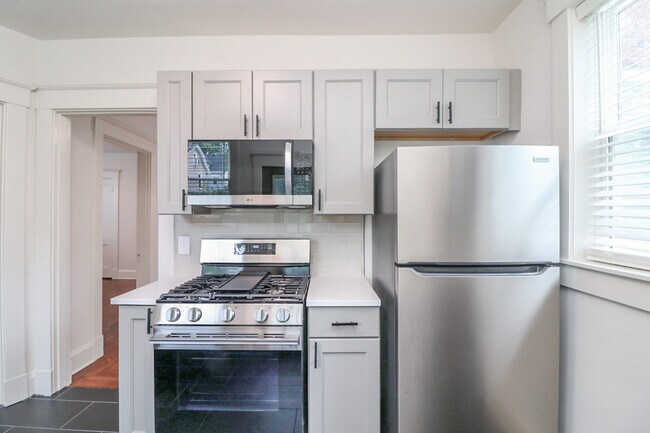 2109 Williams Ave, Unit 2111 Williams in Cincinnati, OH - Foto de edificio - Building Photo