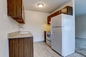 2665 SE 162nd Ave in Portland, OR - Foto de edificio - Building Photo