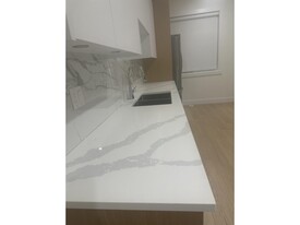 6983-6204 204 St in Langley, BC - Building Photo