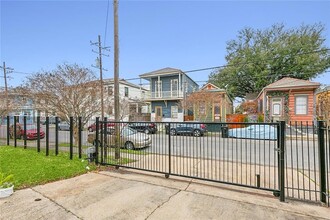 1429 Governor Nicholls St, Unit 7 in New Orleans, LA - Foto de edificio - Building Photo