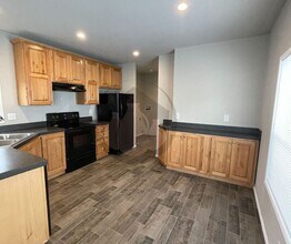 515 SE Sheridan Rd in Sheridan, OR - Building Photo - Building Photo