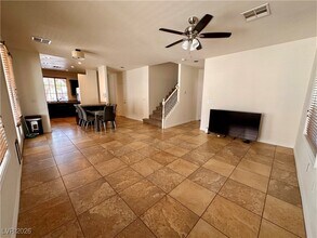 8465 Adams Grove St in Las Vegas, NV - Building Photo - Building Photo