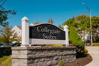 Collegiate Suites of Blacksburg in Blacksburg, VA - Foto de edificio - Building Photo