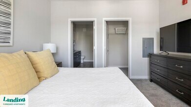 393 Johns Rd NW, Unit 7202 in Huntsville, AL - Foto de edificio - Building Photo