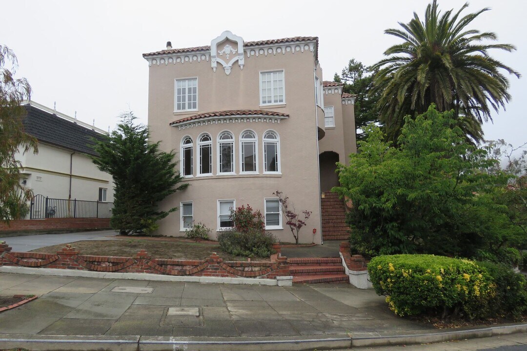 50 Castenada Ave in San Francisco, CA - Building Photo