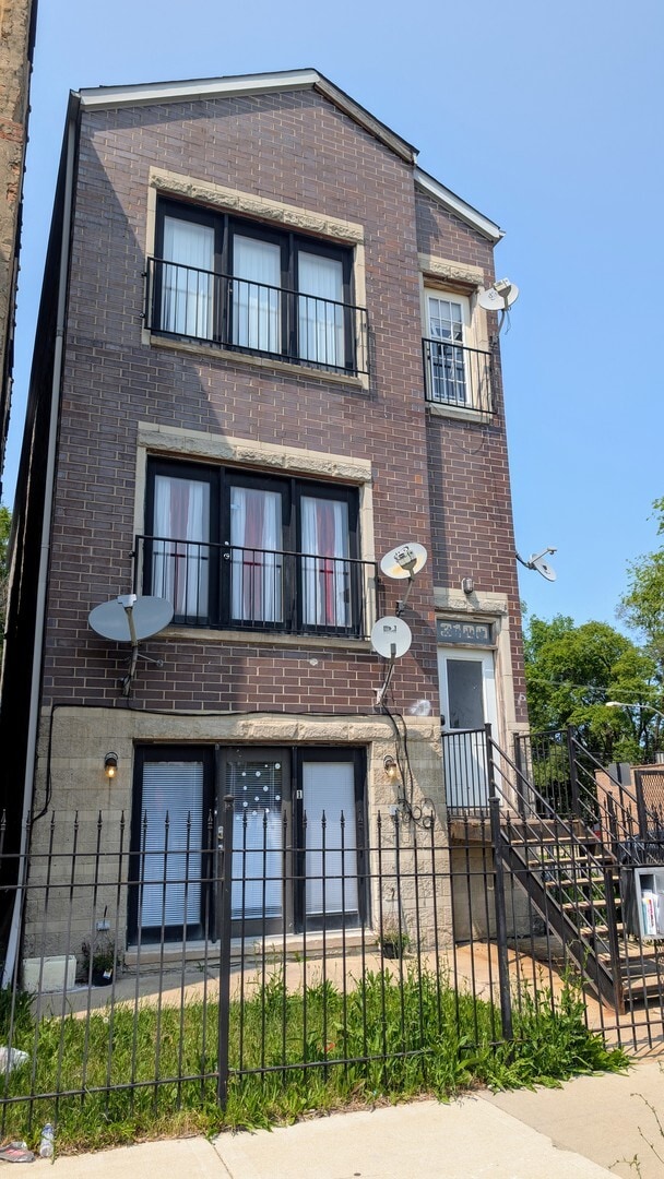 property at 3100 W Polk St