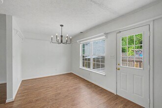 304 Brittania Dr in Williamsburg, VA - Building Photo - Building Photo