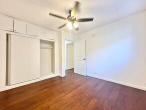 11604 Sylvan St in Los Angeles, CA - Foto de edificio - Building Photo