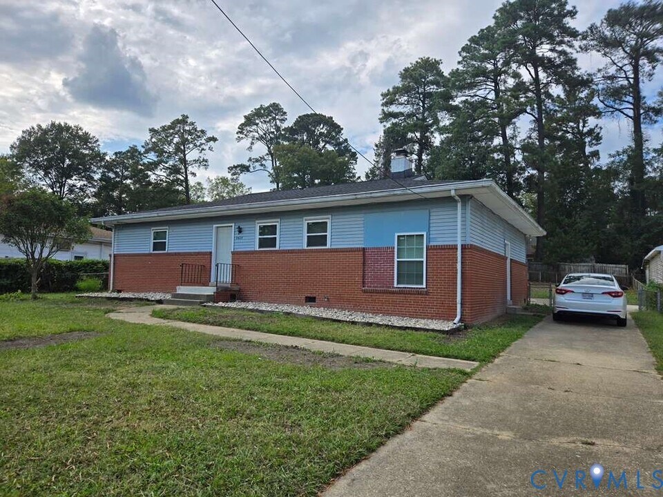 2604 Sunnybrook Rd in Richmond, VA - Building Photo