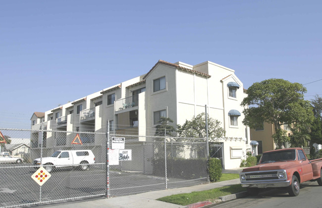 2909 E Theresa St in Long Beach, CA - Building Photo - Building Photo