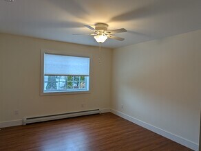 204 S Maple St, Unit th maple st apt A in Vergennes, VT - Foto de edificio - Building Photo