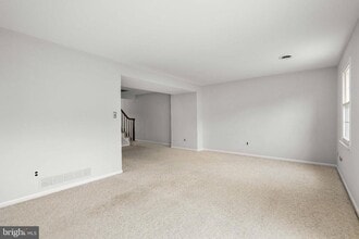 132 E Green Valley Cir in Newark, DE - Building Photo - Building Photo
