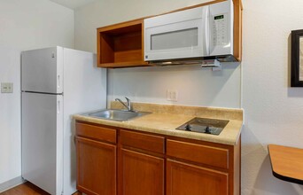 Furnished Studio in Cleveland, OH - Building Photo - Building Photo