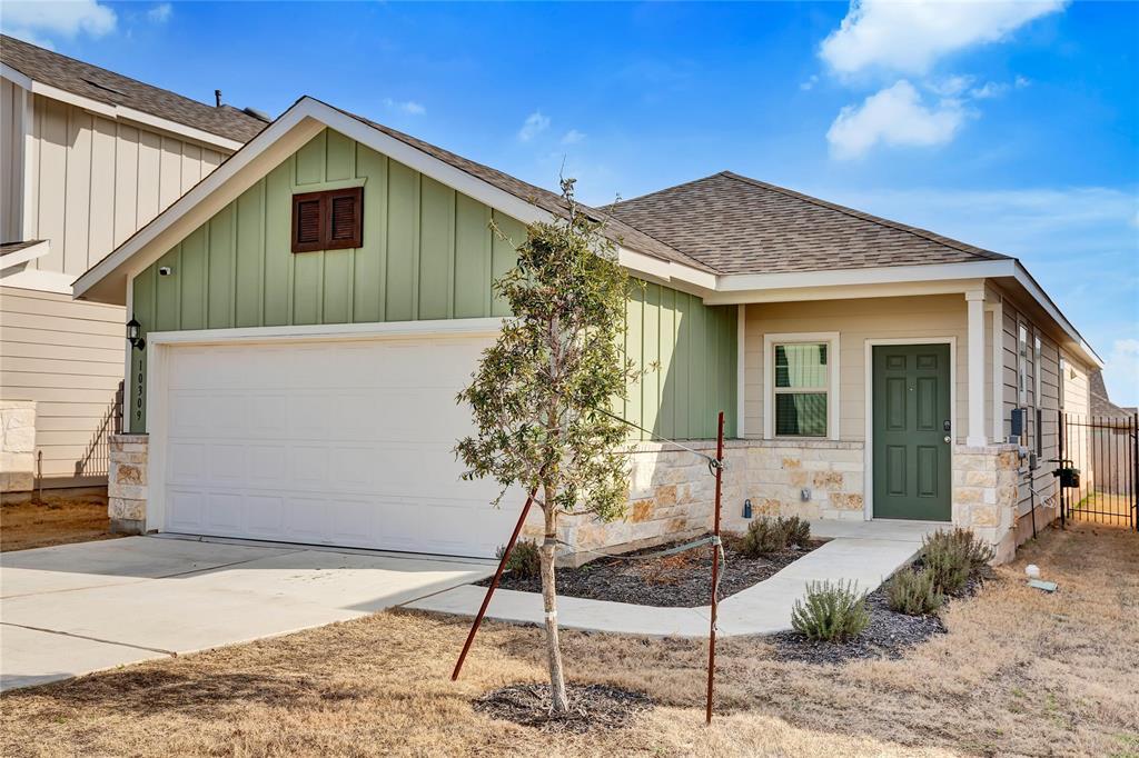 10309 American Paint Wy in Manor, TX - Foto de edificio