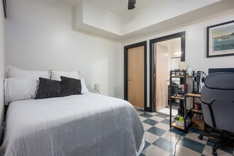 50 West Fourth Residences in Winston-Salem, NC - Building Photo - Interior Photo