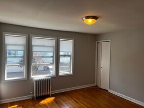 62 Carlisle St in Quincy, MA - Building Photo - Building Photo