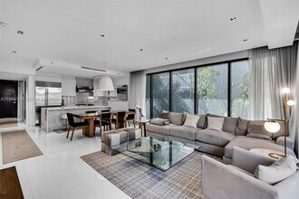 350 Meridian Ave in Miami Beach, FL - Building Photo - Building Photo