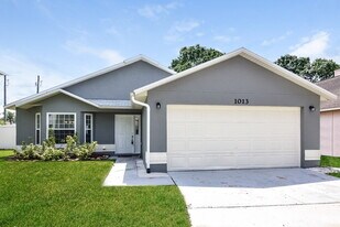 1013 Eagles Forrest Dr in Apopka, FL - Building Photo