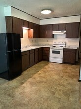 302 Fairground Rd in Versailles, MO - Building Photo - Building Photo