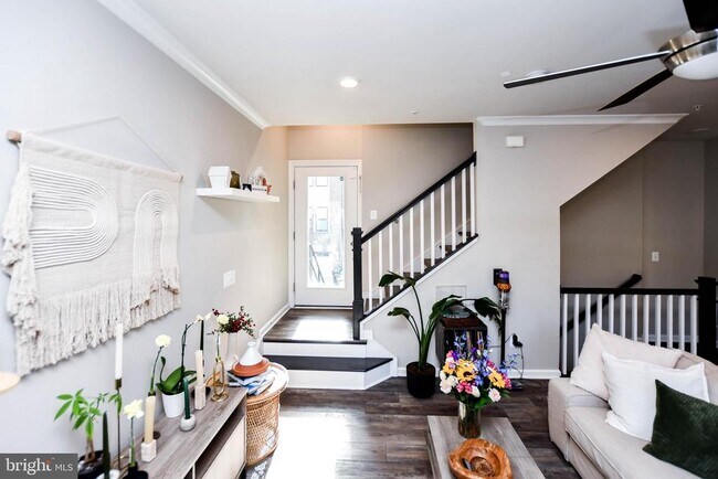 5692 Stephanie Tessa Way in Alexandria, VA - Building Photo - Building Photo