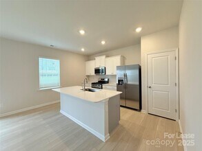 6337 Fairfax Ct in Maiden, NC - Building Photo - Building Photo