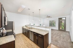 MAA Prairie Trace in Overland Park, KS - Building Photo