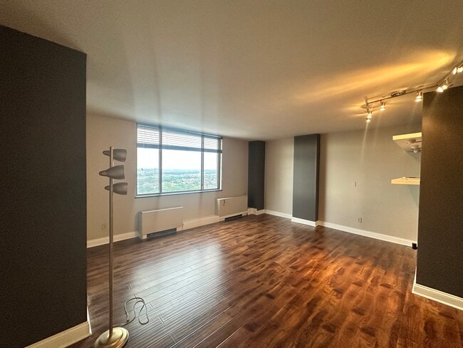 600 E 8th St, Unit 10H in Kansas City, MO - Foto de edificio - Building Photo