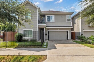 5021 Nichols St, Unit 1310 in Houston, TX - Building Photo - Building Photo