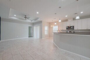 7981 St Louis St in Houston, TX - Building Photo