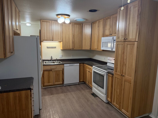 1425 Farrell Ln in Richland, WA - Building Photo - Building Photo